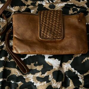 Vilenca crossbody/wrislet/clutch ….NWOT